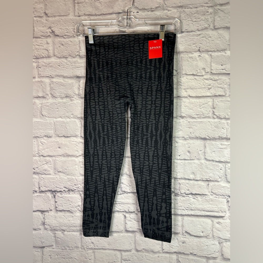 SPANX Look At Me Now Cropped Seamless Leggings- NWT